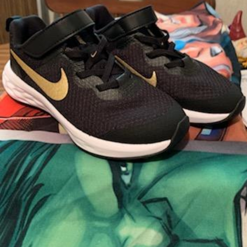 Boy's Nike Revelation shoes